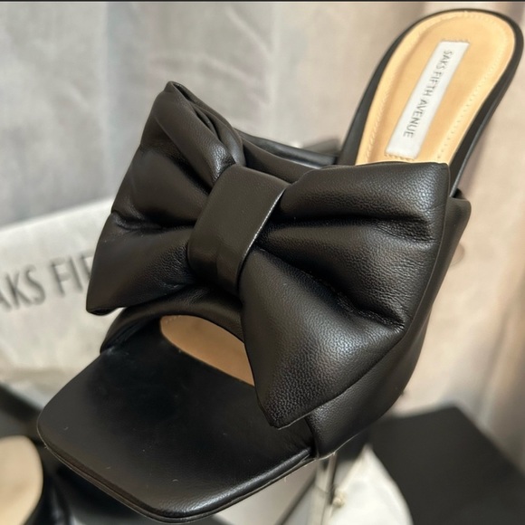 LSaks 5th Avenue High Heel Sandals. 7M. Black Leather. - Picture 3 of 6